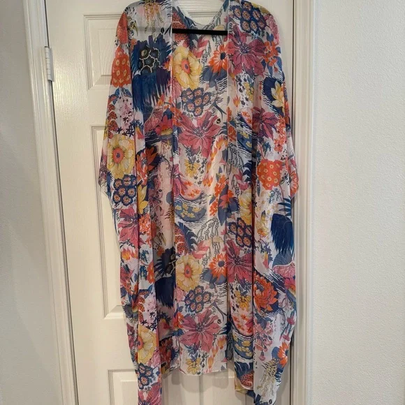 CoverUps Kimonos Bundle plus size approximately 2X - 4X sewn closed side vents - Picture 3 of 4